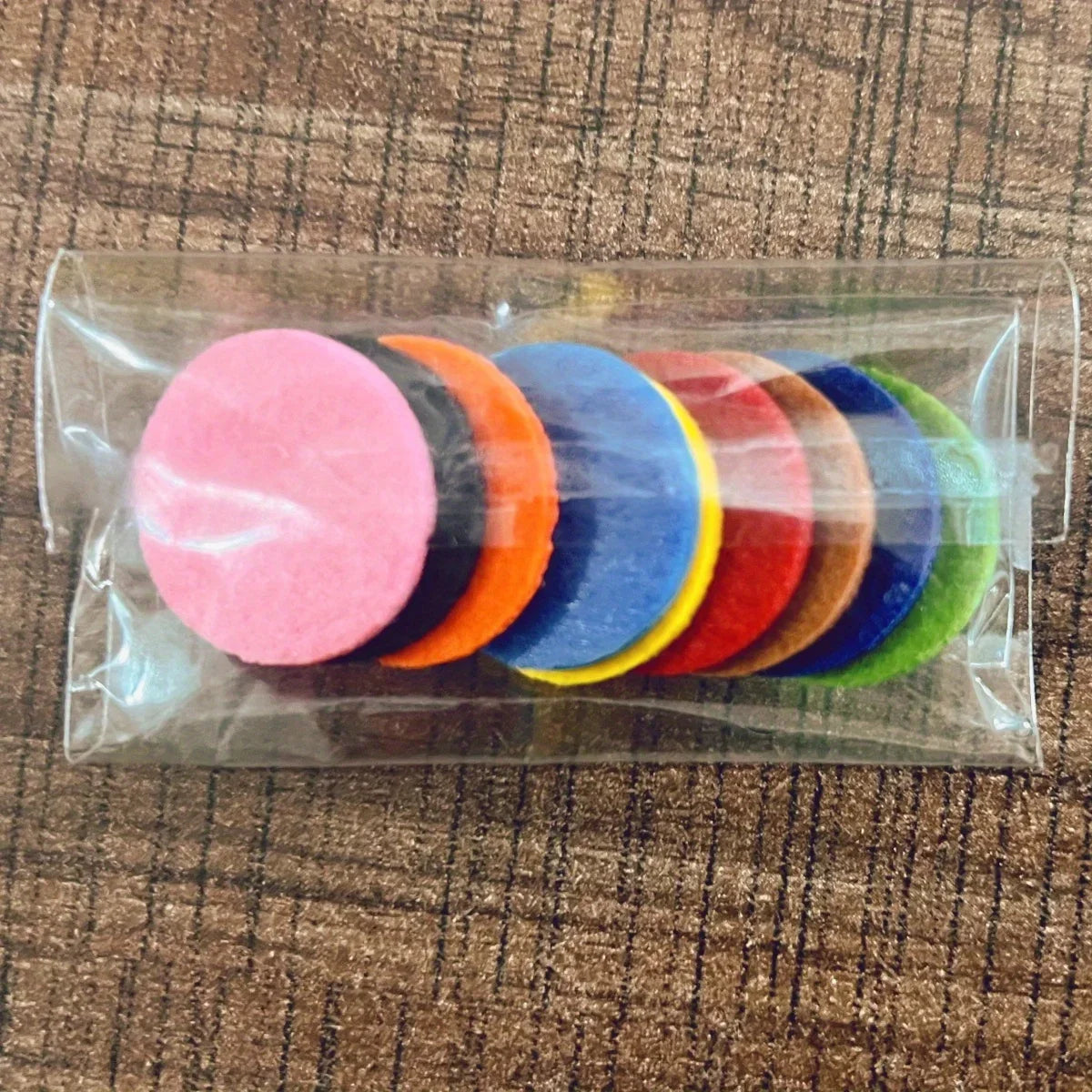 1PC Refillable Car Air Freshener Perfume Diffuser Clip with 10pcs Pads Auto Vent Interior Aromatherapy Diffuser