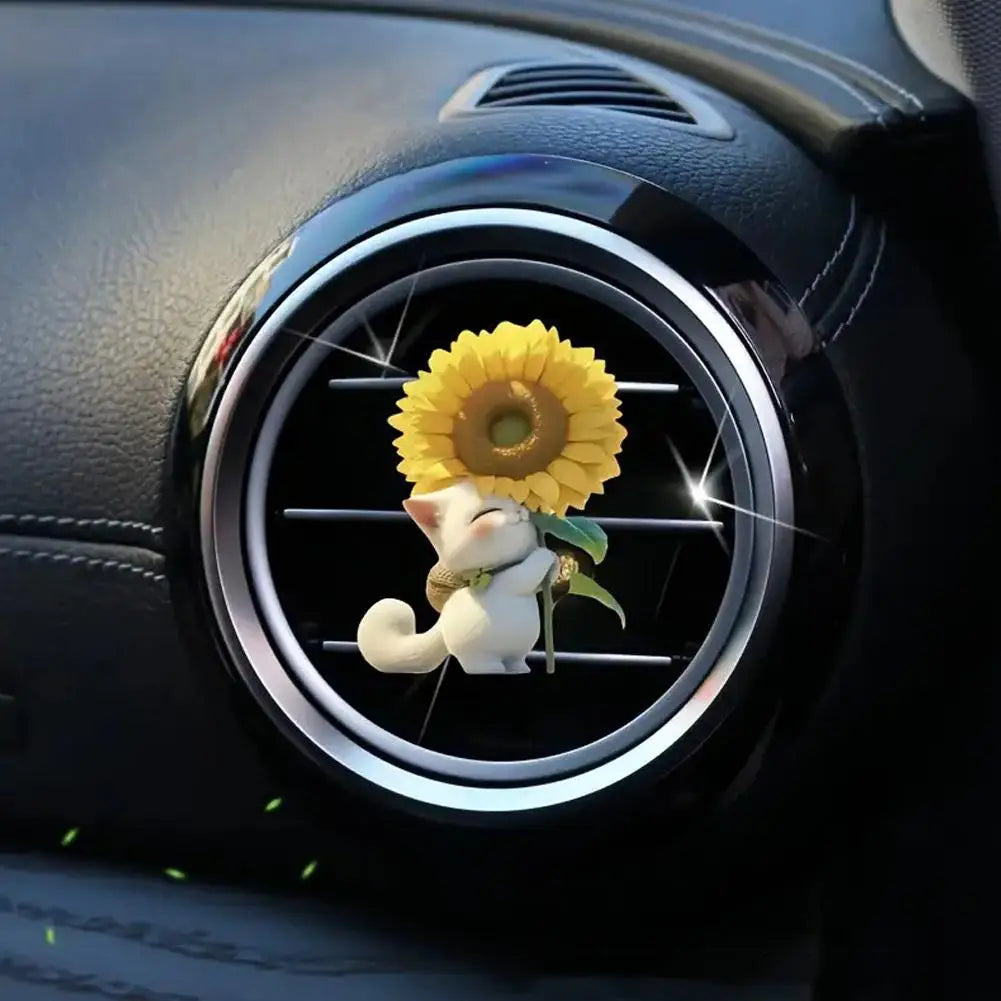 Cute Cartoon 2D Kitten Ventilation Clip Car Air Freshener Car Air Conditioner Air Outlet Aroma Diffuser Auto Interior Decoration